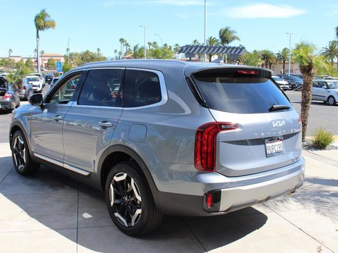 Used 2025 Kia Telluride S image 7
