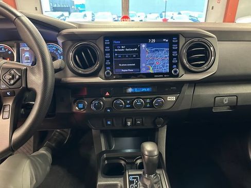 Certified 2023 Toyota Tacoma TRD Off-Road AWD/4WD image 23