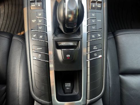 Used 2016 Porsche Macan S AWD/4WD image 29