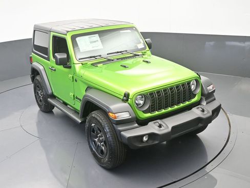Used 2025 Jeep Wrangler Sport image 44