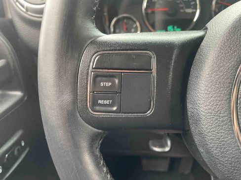 Used 2018 Jeep Wrangler Unlimited Sahara image 28