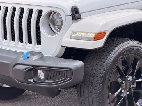 Used 2023 Jeep Wrangler Unlimited Sahara w/ Cold Weather Group AWD/4WD image 8