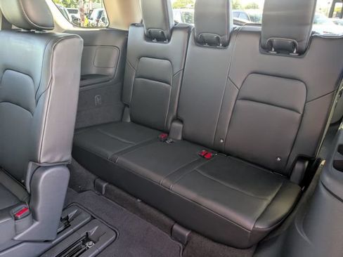 Used 2024 Nissan Pathfinder SL AWD/4WD image 35