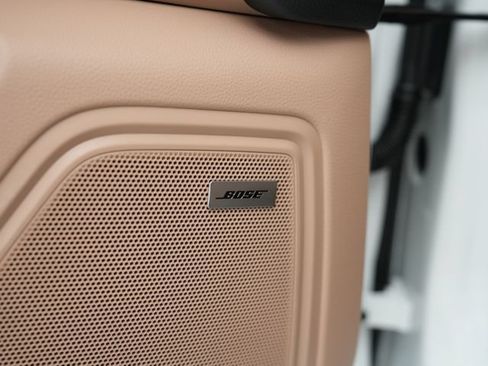 Certified 2025 Porsche Macan S AWD/4WD image 12