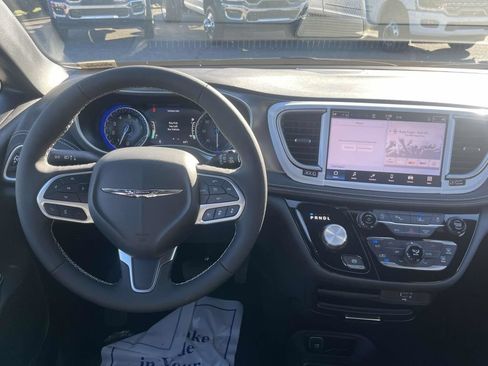 New 2026 Chrysler Pacifica Select FWD image 19