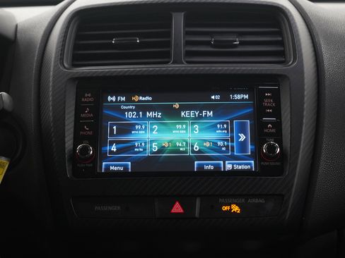 Used 2023 Mitsubishi Outlander Sport SE image 16