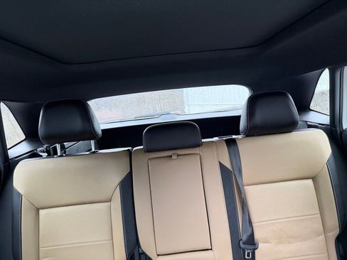 Used 2023 Volkswagen Atlas Cross Sport SE image 19