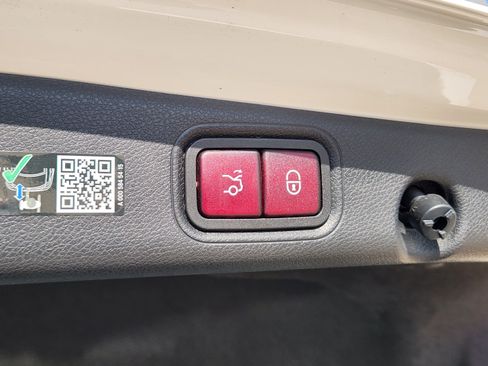 Used 2023 Mercedes-Benz E 350 Sedan image 35