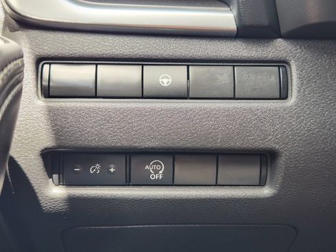 Used 2023 Nissan Rogue SV FWD image 25