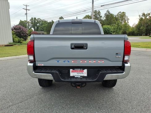 Used 2019 Toyota Tacoma TRD Off-Road AWD/4WD image 12