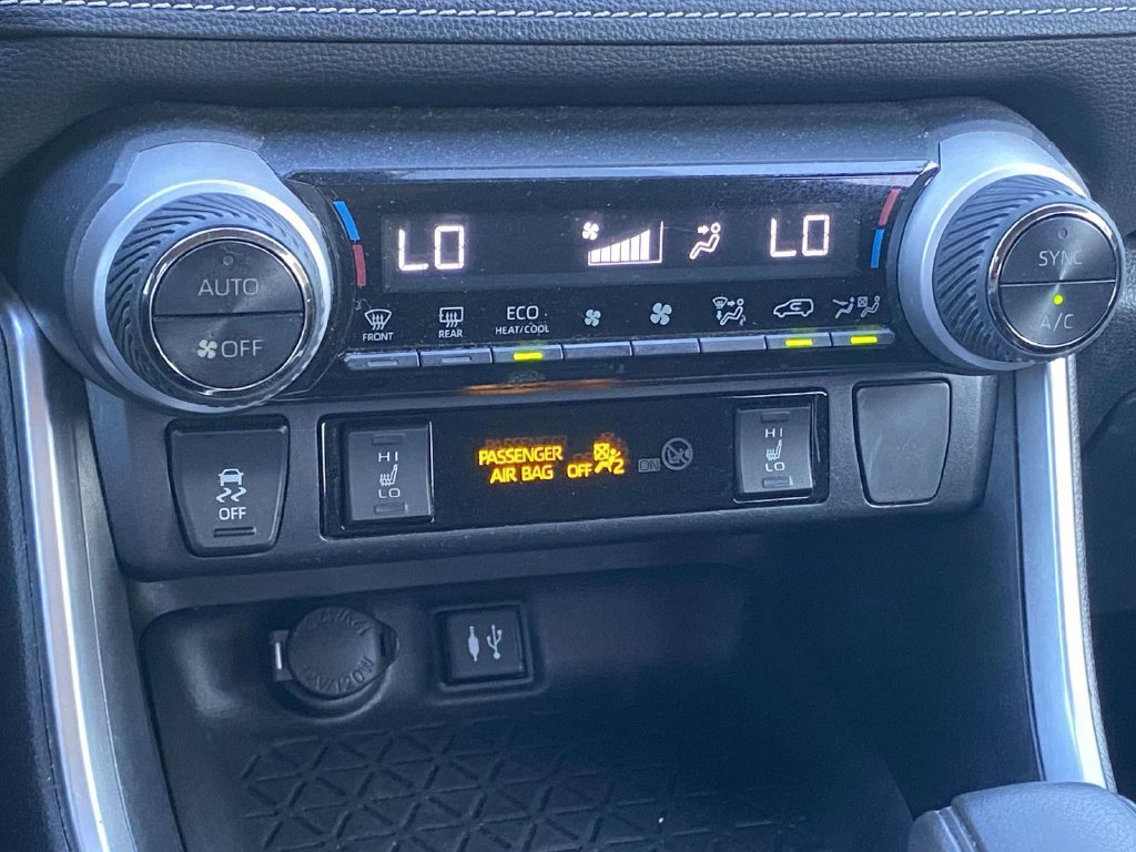 Used 2019 Toyota RAV4 XLE FWD image 28