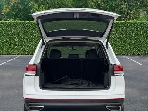 Used 2022 Volkswagen Atlas SE w/ Panoramic Sunroof Package FWD image 4