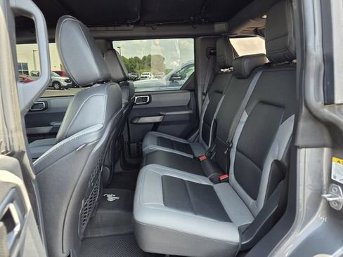 Certified 2022 Ford Bronco Black Diamond w/ Sasquatch Package AWD/4WD image 17