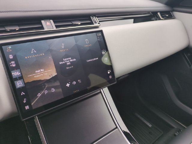 Used 2026 Land Rover Range Rover Velar Dynamic SE AWD/4WD image 11
