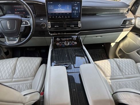 Used 2023 Lincoln Navigator Black Label image 15