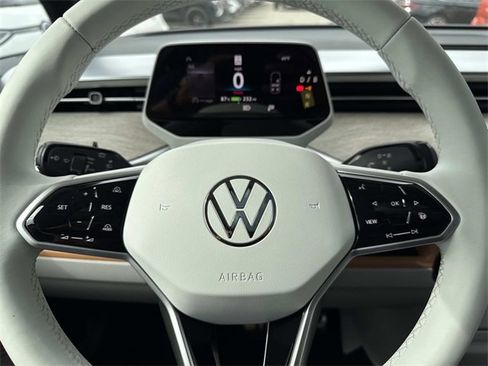 New 2025 Volkswagen ID. Buzz 1st Edition image 17