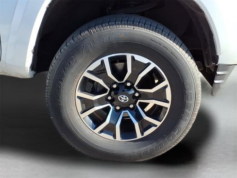 Used 2021 Toyota Tacoma TRD Sport image 4