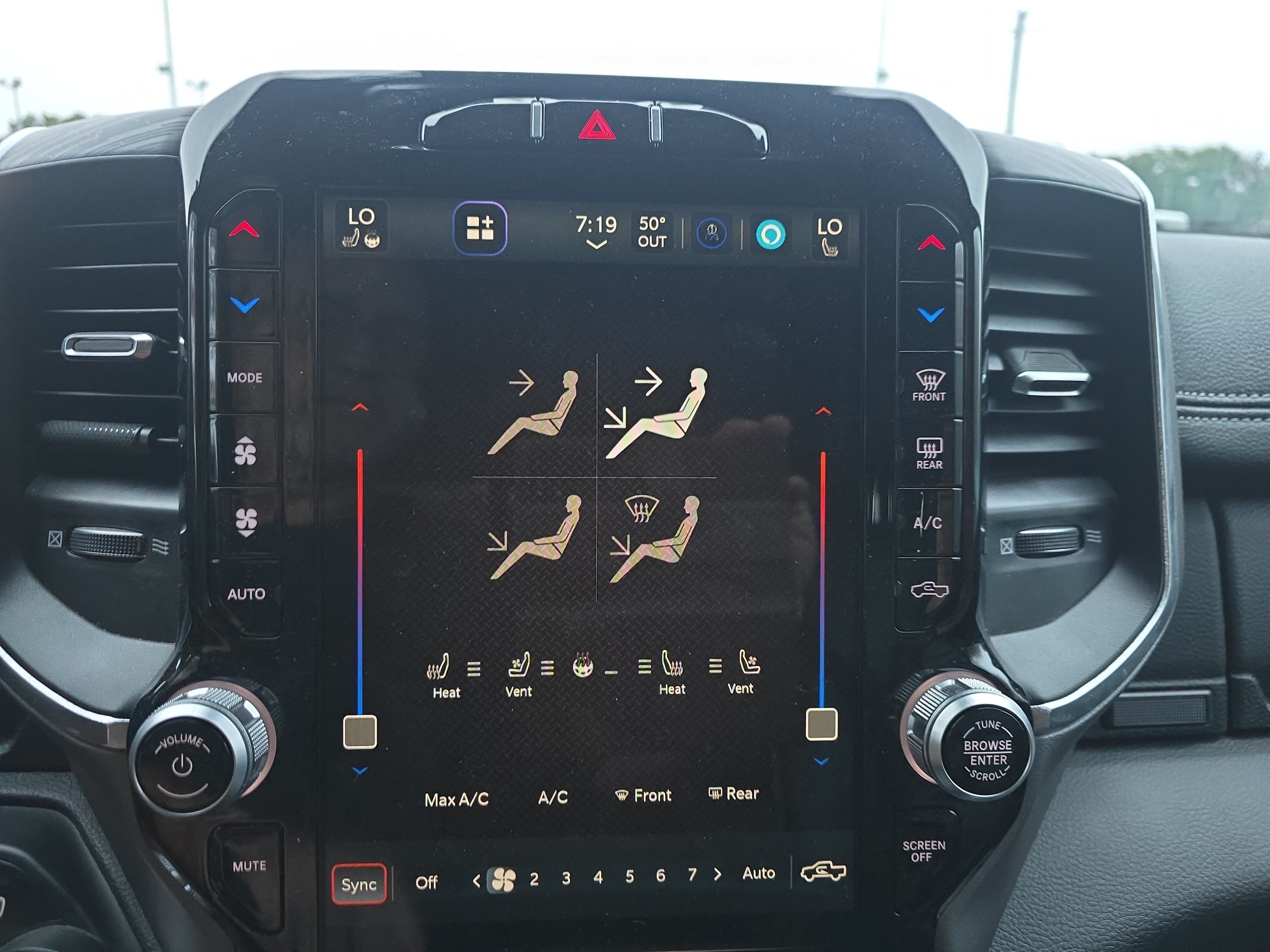 Used 2023 RAM 1500 Laramie AWD/4WD image 33