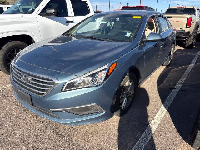 Used 2017 Hyundai Sonata SE FWD image 2
