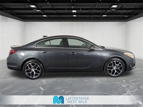 Used 2017 Buick Regal Sport Touring image 6
