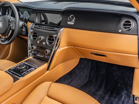 Used 2020 Rolls-Royce Cullinan AWD/4WD image 14