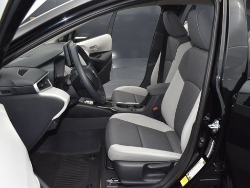 Used 2025 Toyota Corolla LE FWD image 23