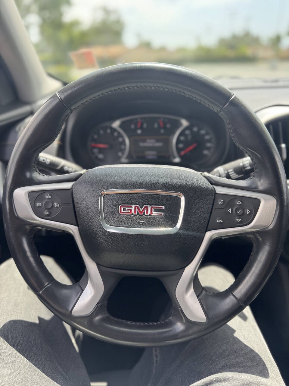 Used 2019 GMC Terrain SLE w/ Driver Convenience Package FWD image 18
