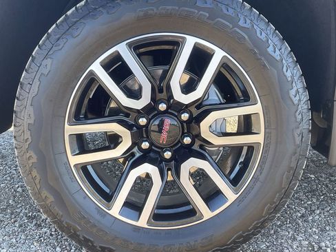 Used 2025 GMC Sierra 1500 AT4 w/ AT4 Premium Package image 33