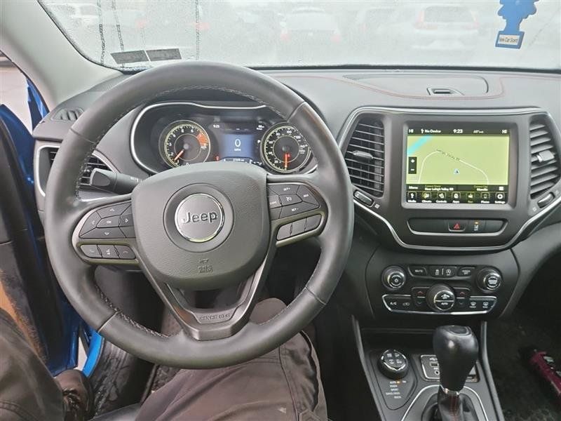 Used 2022 Jeep Cherokee Trailhawk w/ Sun, Sound & Nav Group AWD/4WD image 5
