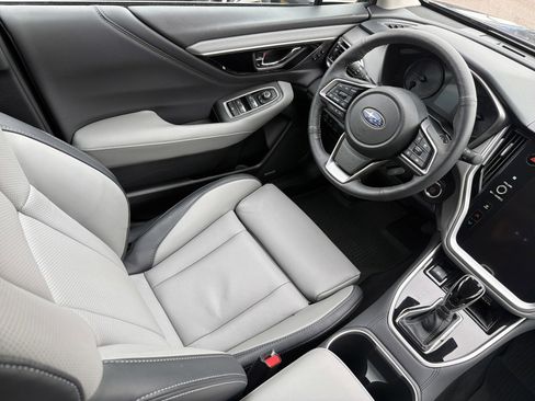 Certified 2025 Subaru Outback Limited image 9