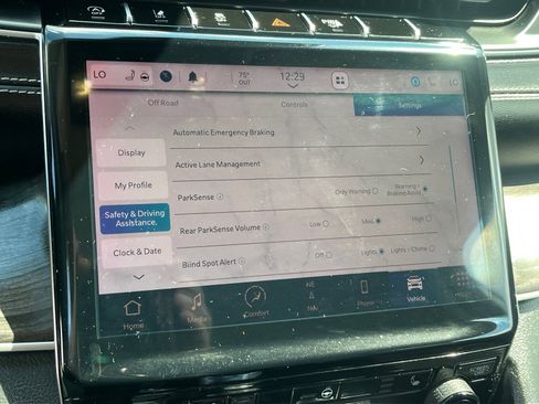 Used 2021 Jeep Grand Cherokee L Limited image 12