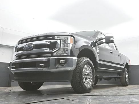 Used 2021 Ford F250 XLT w/ XLT Premium Package AWD/4WD image 42