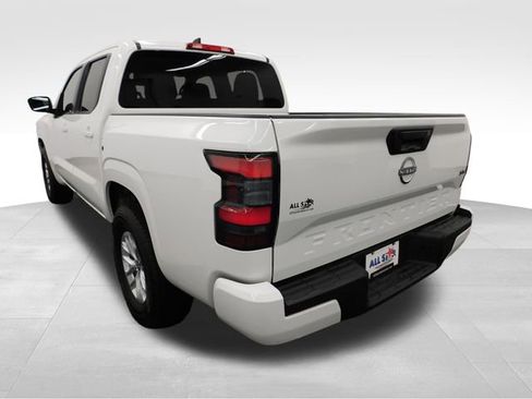 Used 2024 Nissan Frontier SV image 7