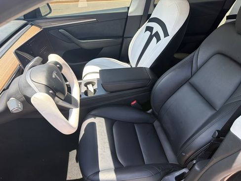 Used 2024 Tesla Model Y Long Range AWD/4WD image 9