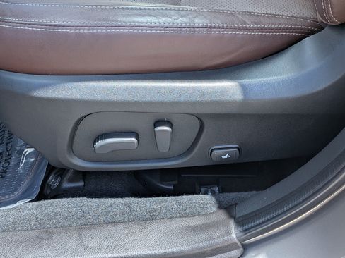 Used 2018 Subaru Forester 2.5i Touring AWD/4WD image 21