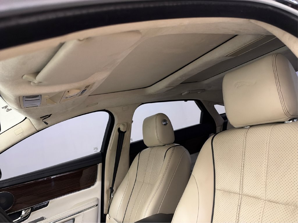 Used 2012 Jaguar XJ L RWD image 21