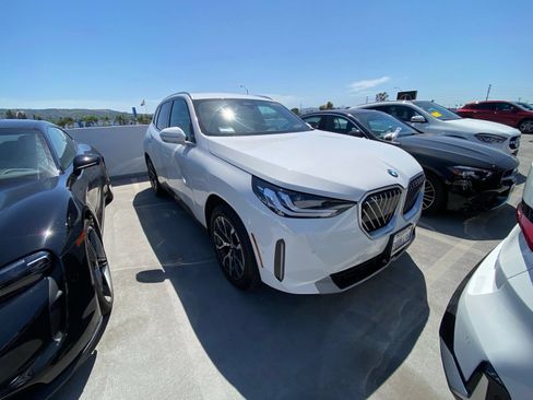 Used 2026 BMW X3 xDrive30i AWD/4WD image 2