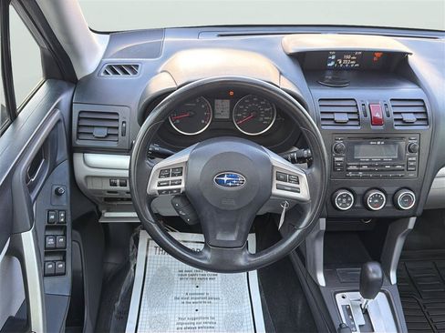 Used 2015 Subaru Forester 2.5i Premium w/ Protection Package #1 AWD/4WD image 21