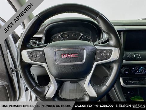Used 2023 GMC Acadia SLT AWD/4WD image 11