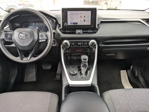 Used 2025 Toyota RAV4 XLE AWD/4WD image 25