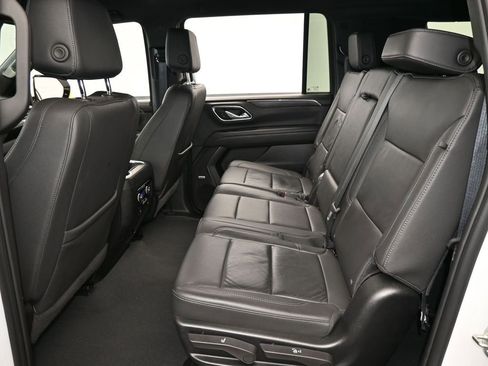 Used 2024 Chevrolet Suburban LT image 35