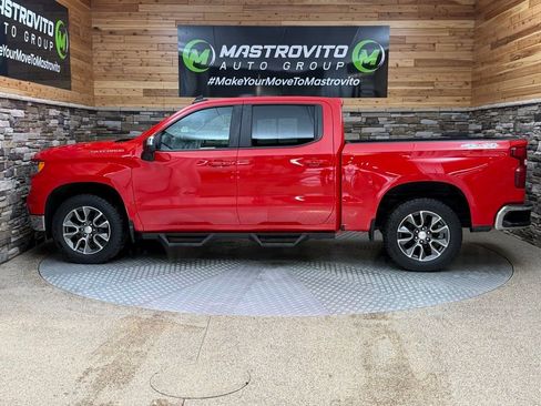 Used 2023 Chevrolet Silverado 1500 LT AWD/4WD image 6