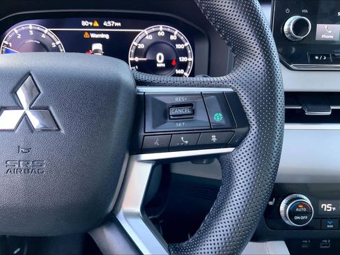 Used 2023 Mitsubishi Outlander SEL image 20