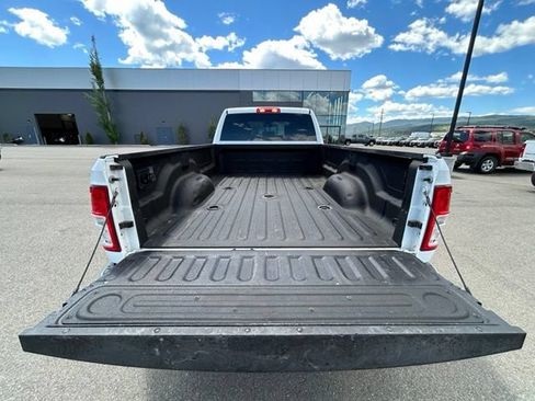 Used 2024 RAM 3500 Big Horn AWD/4WD image 14