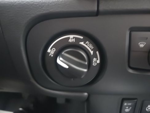 New 2026 Nissan Frontier SV image 25