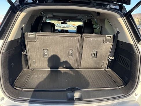 Used 2023 Nissan Pathfinder Platinum w/ Lighting Package (N92) image 17