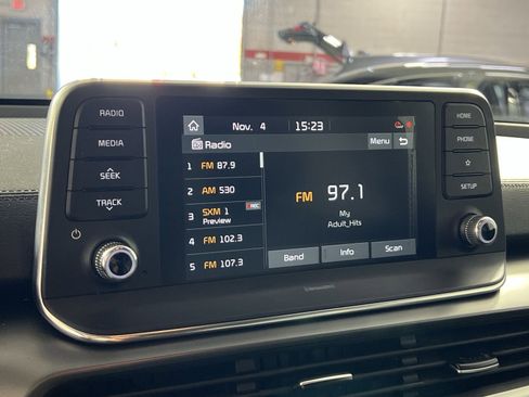 Used 2020 Kia Telluride LX image 15