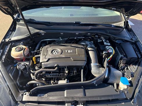 Used 2019 Volkswagen Golf Alltrack S image 9