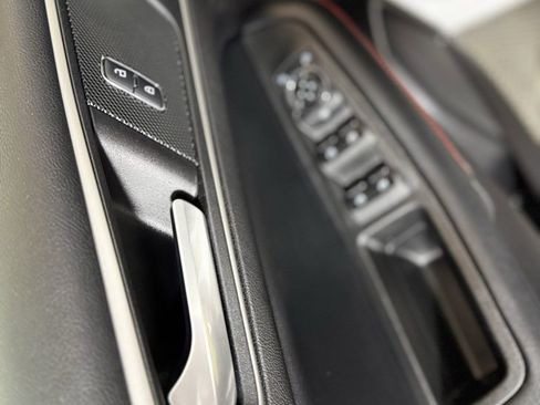 Used 2021 Ford Edge ST-Line image 21