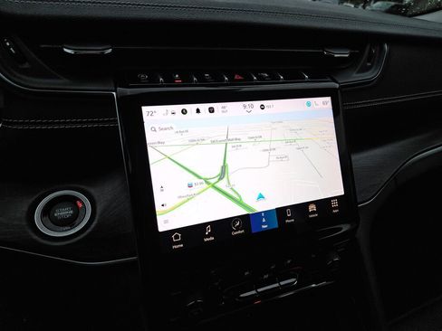 Used 2023 Jeep Grand Cherokee Limited w/ Luxury Tech Group II image 24